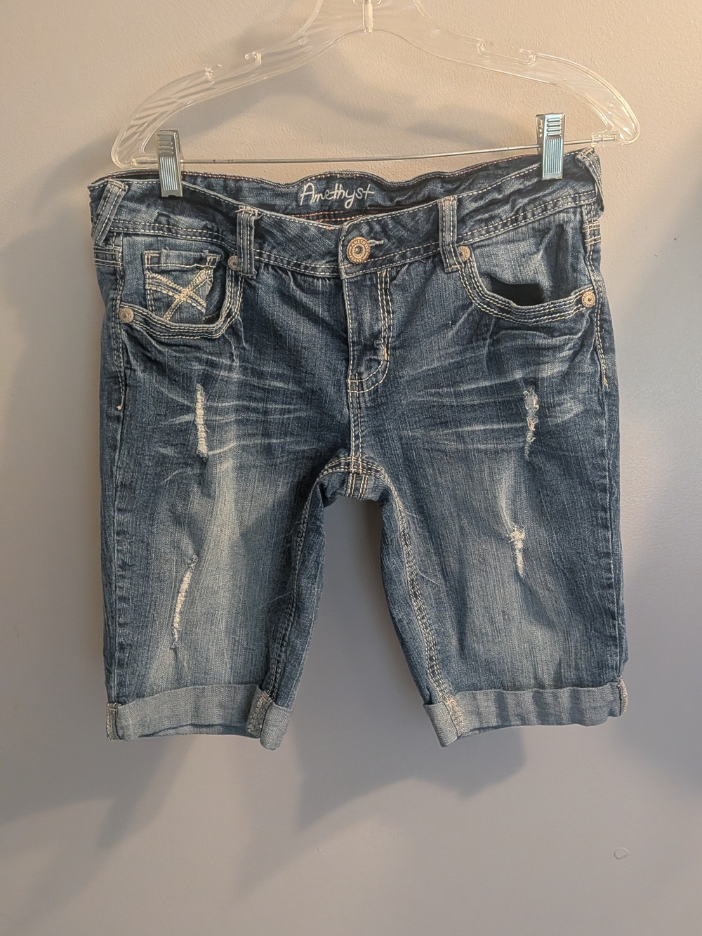 Amethyst Distressed Cuffed Denim Shorts Size 13 Medium Wash Y2K
